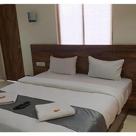 Fabhotel Omkar Pride ปูเน่ ภายนอก รูปภาพ