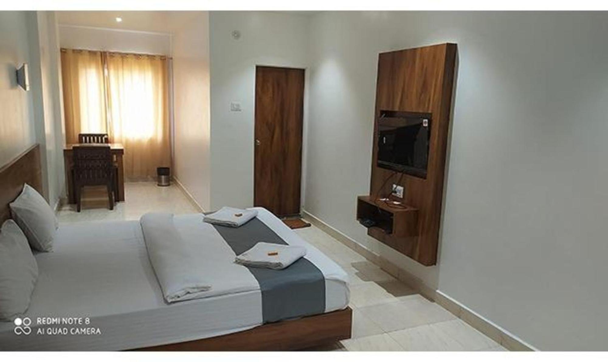 Fabhotel Omkar Pride ปูเน่ ภายนอก รูปภาพ