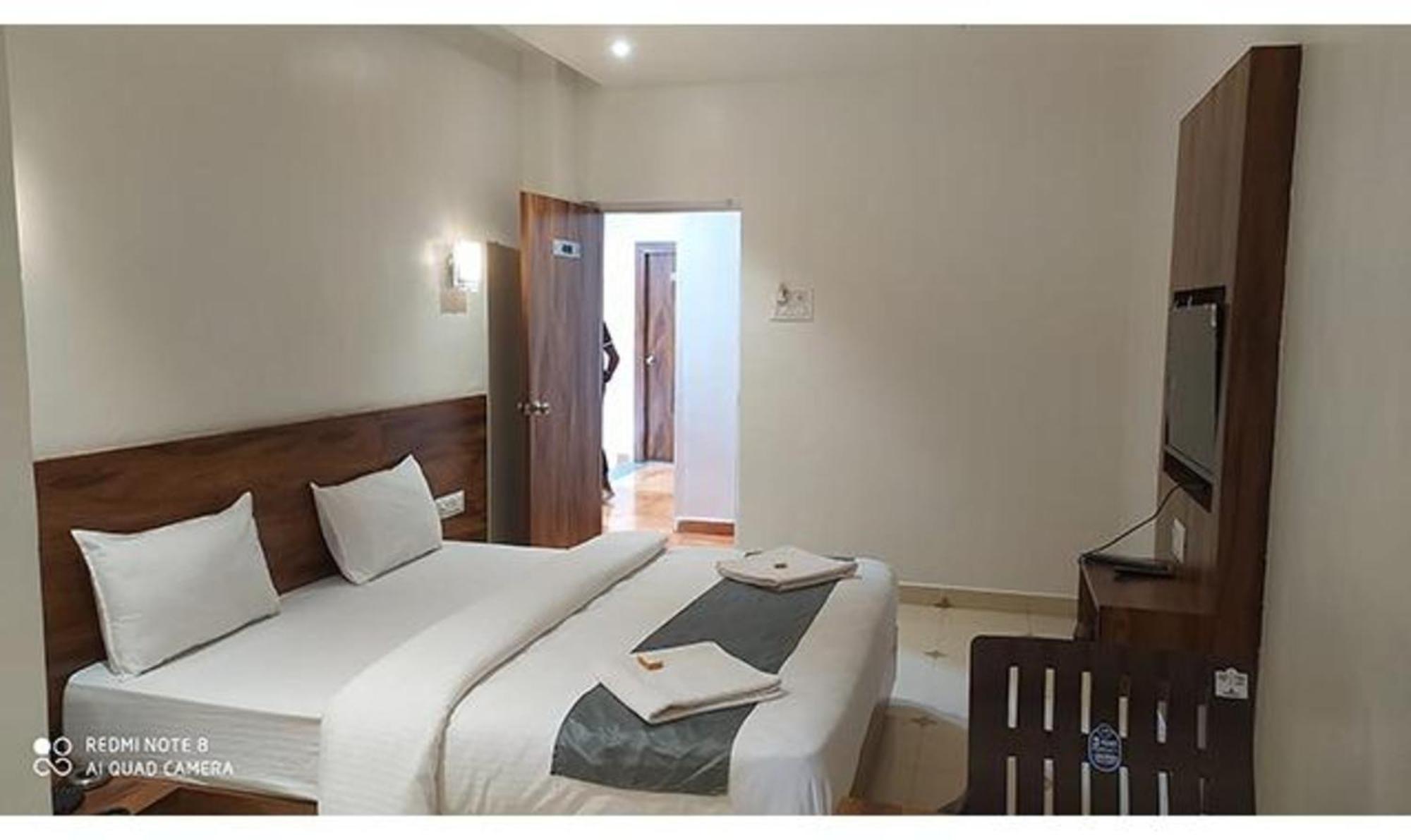 Fabhotel Omkar Pride ปูเน่ ภายนอก รูปภาพ
