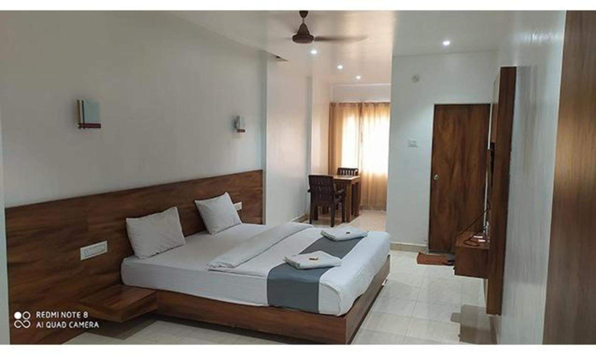 Fabhotel Omkar Pride ปูเน่ ภายนอก รูปภาพ